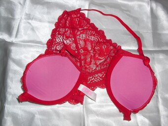 Zapinanie predu victorias secret pink podprsenka - 4