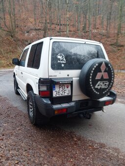 Predám Mitsubishi pajero 2,5GLX - 4