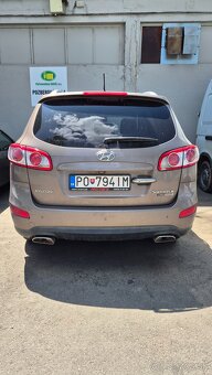 Hyundai Santa Fe - 4