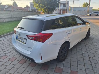 Toyota Auris Touring Sports 1,6l - 4