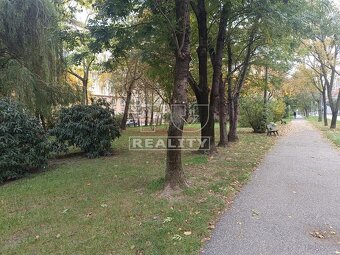 2-IZBOVÝ BYT,PÔVODNÝ STAV,RUŽINOV-NIVY,52m2 - 4