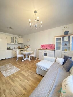 Bezbariérový,  2.izbový byt s predzáhradkou a garážovým stát - 4