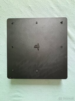 Ps4 slim+ovladac+HDMI kabel+zdrojivi kabel - 4