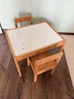 Detsky kvalitný drevený stôl a stoličky - 4