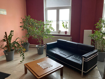 Kancelárske priestory : 73,5 m2, v širšom centre mesta - 4