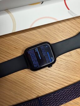 Apple Watch 8 45mm - 4