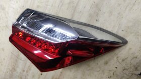 Toyota Corolla XI E16 2013-2018, prava zadna lampa - 4