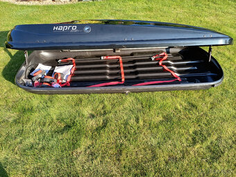 Strešný box Hapro Zenith + nosič Thule - 4