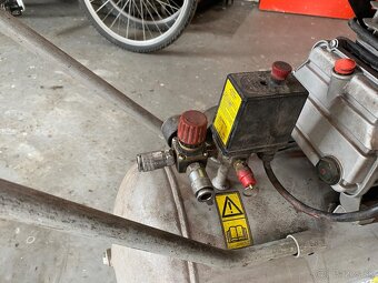 Kompresor 50L woodstar - 4