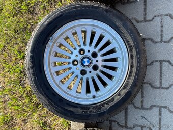 Originálne elektróny BMW s celoročnými gumami - 4