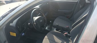 Hyundai Elantra - 4
