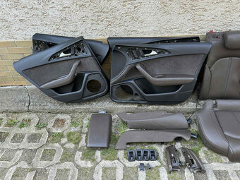 Sedadlá Comfort (hnedá koža) + tapacíre (hnedá Alcantara) Au - 4