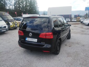 Volkswagen Touran 2.0 TDI Highline - 4