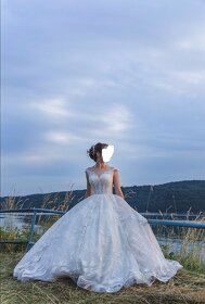 Luxusné svadobné šaty šité na mieru podľa Crystal design - 4
