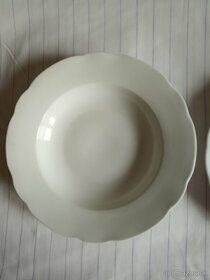 Biele neznačené porcelánové taniere cca 90 rokov stare - 4