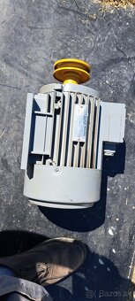 Predám motor na 380v - 4
