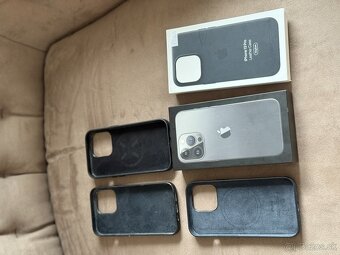 iPhone 13 Pro 1TB Graphite - 4