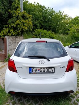 TOYOTA YARIS - 4