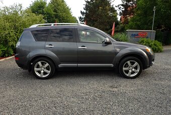MITSUBISHI OUTLANDER 2.2DI-D 7miest 4x4 115kW STK - 4