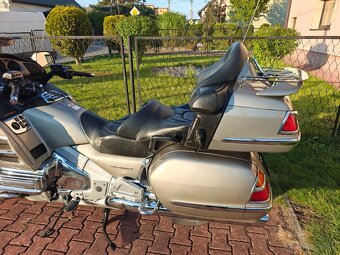 Honda GL 1800 Goldwing - 4