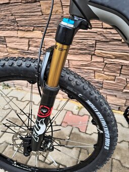 Kellys carbon rám, XT a XTR výbava - 4