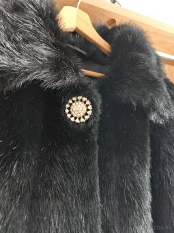 Kara - čierny umelý kožuch - 4