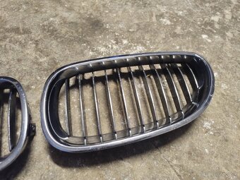 Predám chrómové mriežky BMW E60 E61 - 4