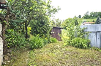 Pozemok s chatou a garážou - 4