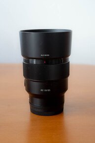 Sony FE 85 mm f/1,8 - 4