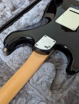 Fender American Elite Stratocaster HSS Mystic Black + kufor - 4
