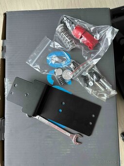 Logitech G920 + Wheel Stand PRO DELUXE V2 + TrueBrake V2 - 4