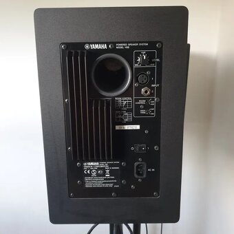 YAMAHA HS8 - 4