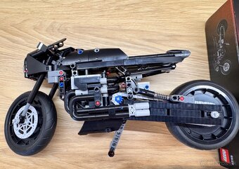Lego Technic Batcycle 42155 - 4