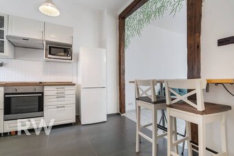 HISTORICKÉ CENTRUM - 1izb. 53,68 m2 - INVESTIČNÝ POTENCIÁL - - 4