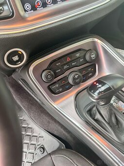 Dodge Challenger 5.7 Hemi V8 Super Track Pack - 4