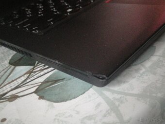 Predám funkčný notebook Lenovo TP T470 s rozbitým displejom - 4