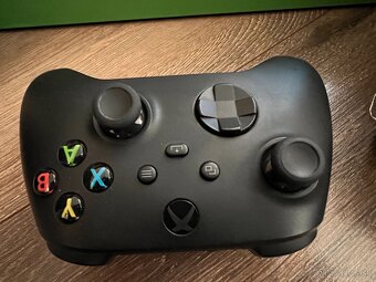 Xbox Series X 1TB so slúchadlami XBOX Wireless Headset - 4