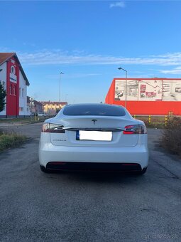 TESLA MODEL S - 4