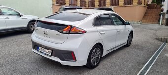 Hyundai IONIQ Plug In Hybrid - 4