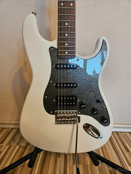 Fender Squier Affinity + Fender Champion 20 + príslušenstvo - 4