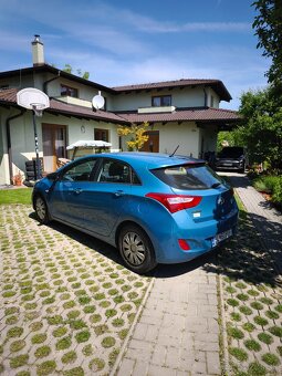 Predám HYUNDAI i30 - hatchback, 1.6 MPI DOHC CVVT - 4