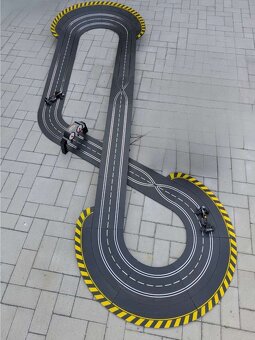 Autodráha Carrera Exclusiv Super Slot (20150) - 4
