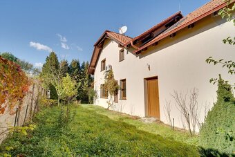 6-izbový rodinný dom s dvojgarážou v Malinove - 4