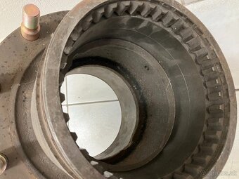 Náboj zadného kola Tatra T148 - 4