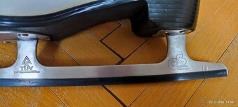 Predám dámske korčule, veľ. 42 - 4