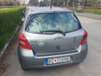 Predám Toyotu Yaris 1.0 - 4