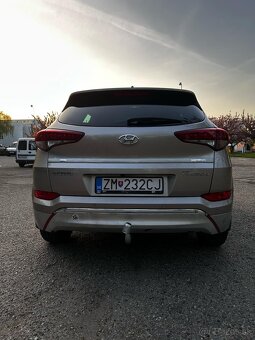 Hyundai Tucson - 4