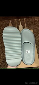 Yeezy slide - 4