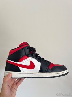 Nike Jordan 1 Mid Black Fire Rad - 4