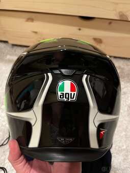 Helma na motorku AGV - 4